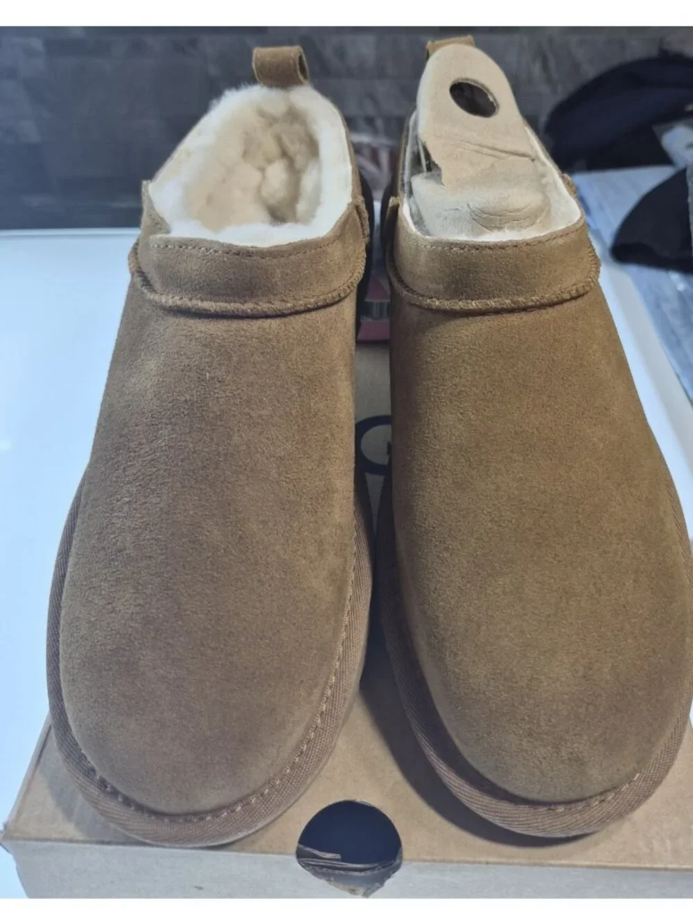UGG Classic Micro Womens Sz 7 Chestnut Suede Sherpa